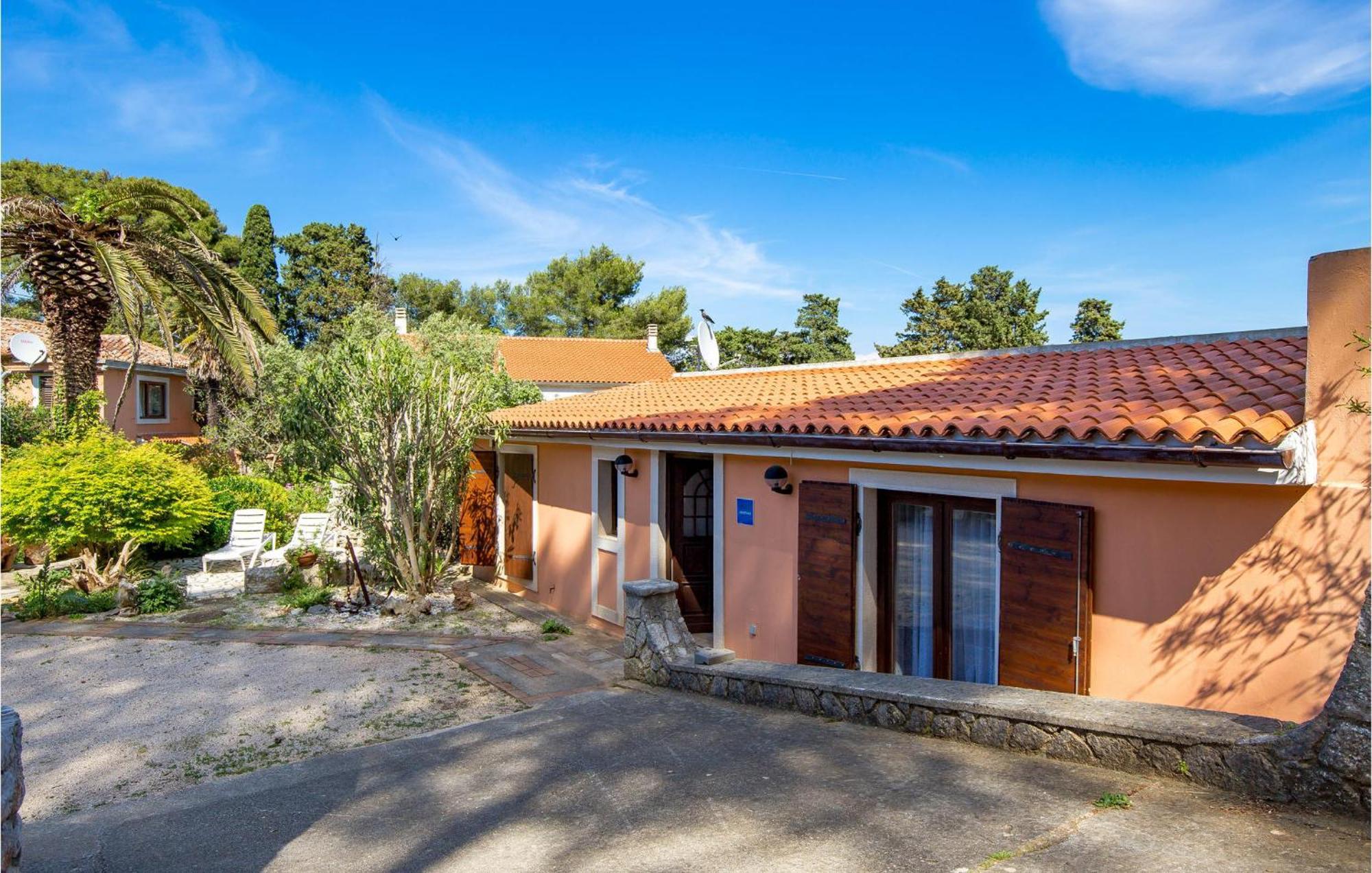 Awesome Home In Veli Losinj Bagian luar foto