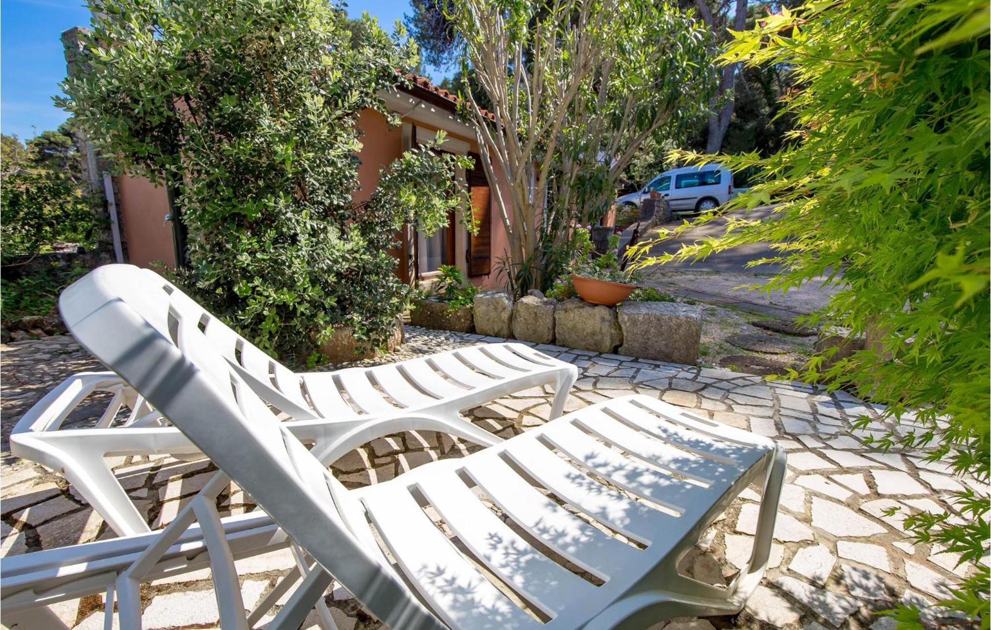 Awesome Home In Veli Losinj Bagian luar foto