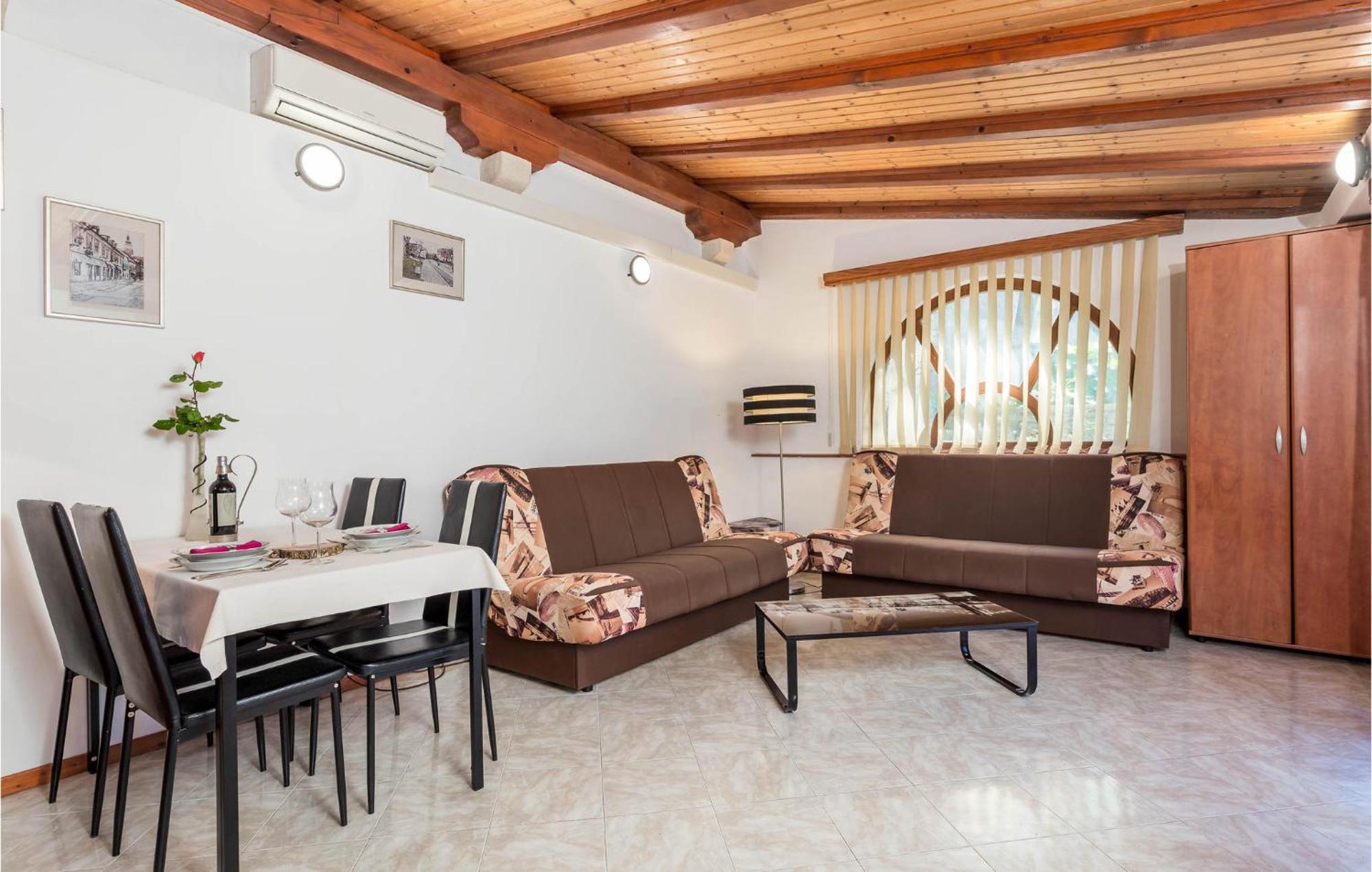 Awesome Home In Veli Losinj Bagian luar foto