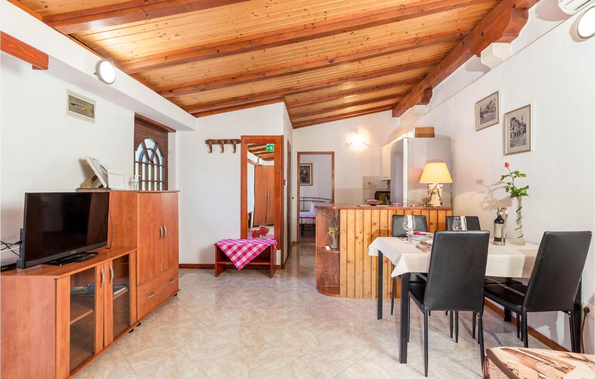 Awesome Home In Veli Losinj Bagian luar foto