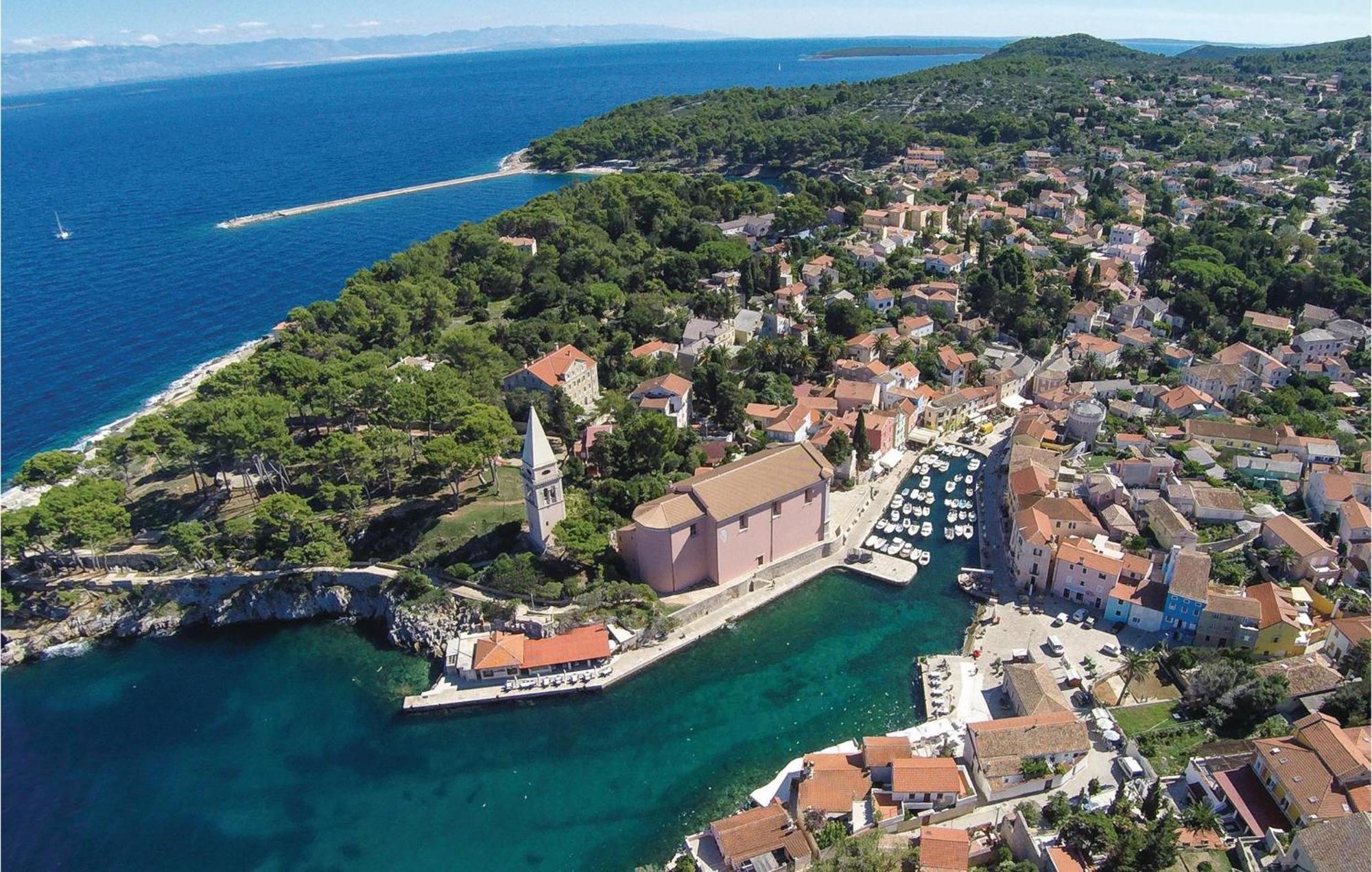 Awesome Home In Veli Losinj Bagian luar foto