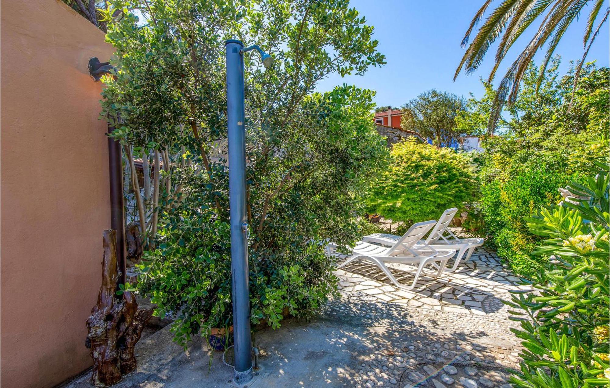 Awesome Home In Veli Losinj Bagian luar foto