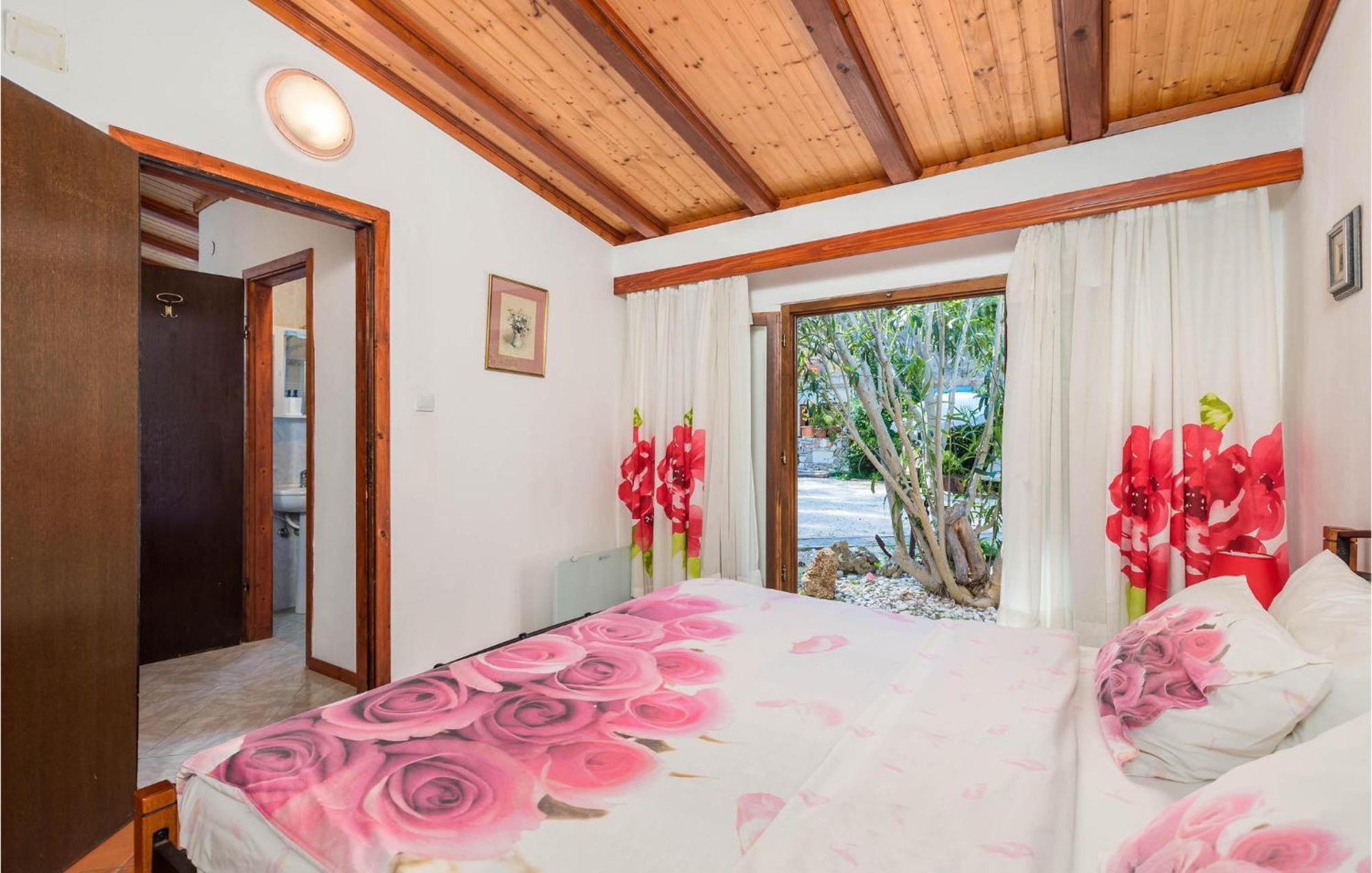 Awesome Home In Veli Losinj Bagian luar foto