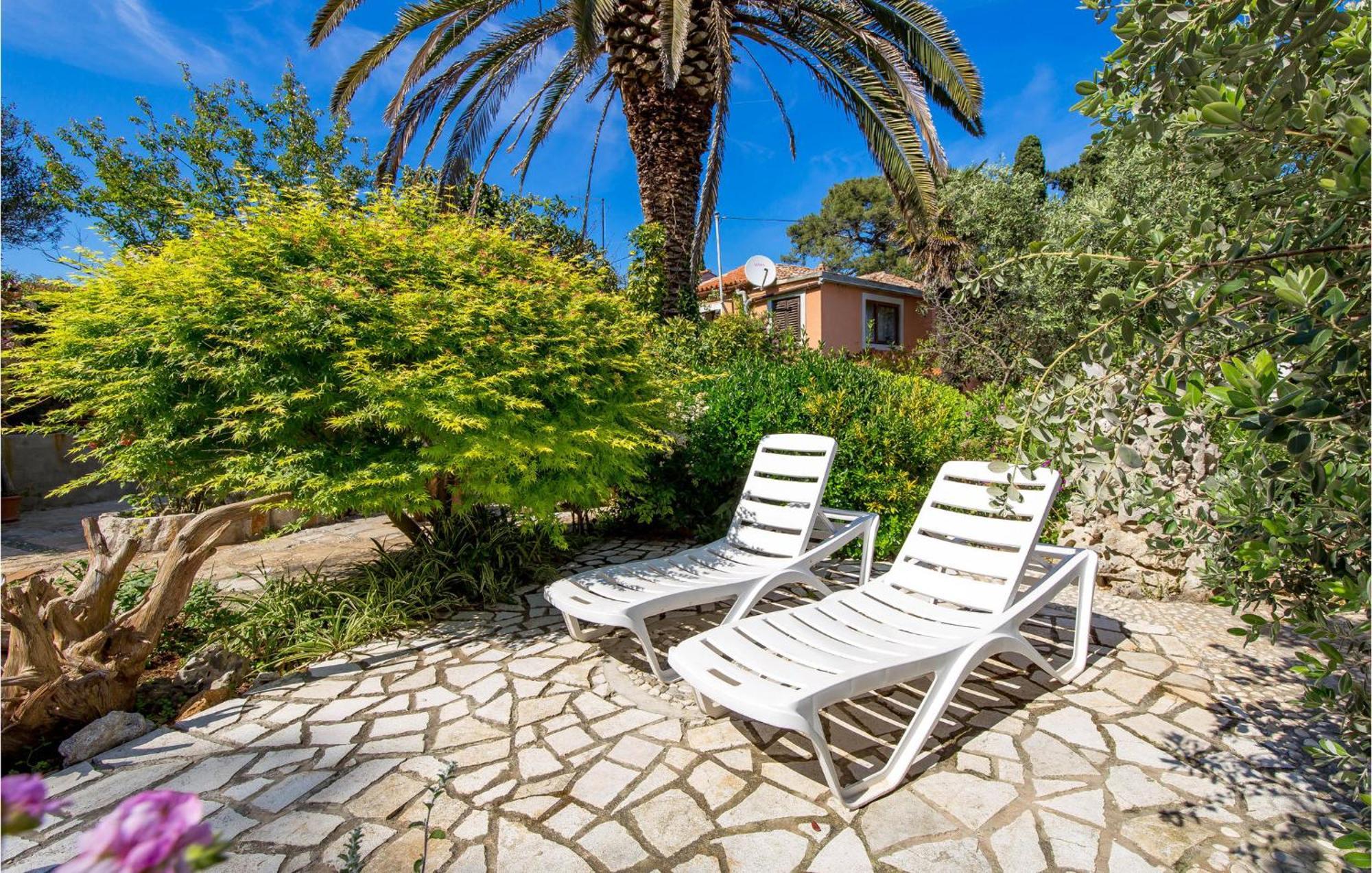 Awesome Home In Veli Losinj Bagian luar foto